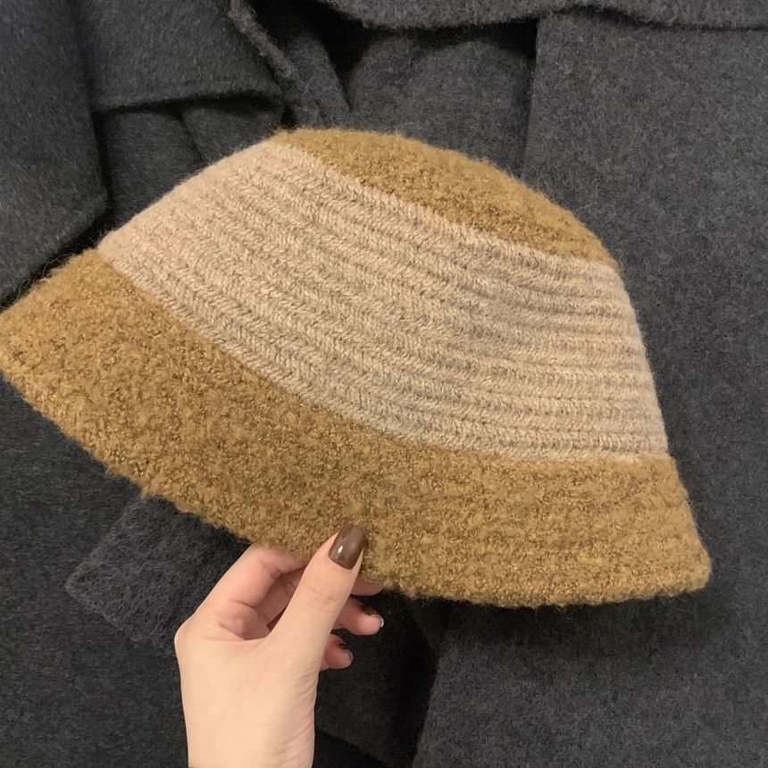 Fluffy Hat Bucket Panel