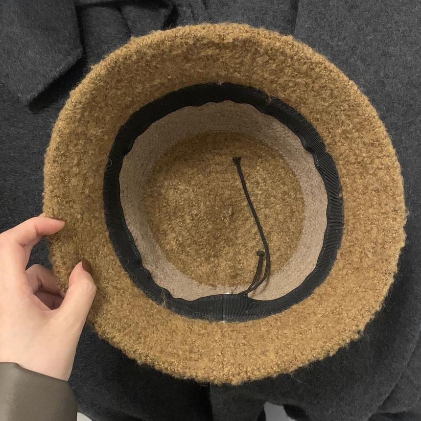 Fluffy Hat Bucket Panel