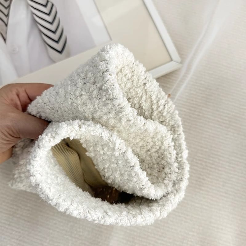 Letter Hat Bucket Stud