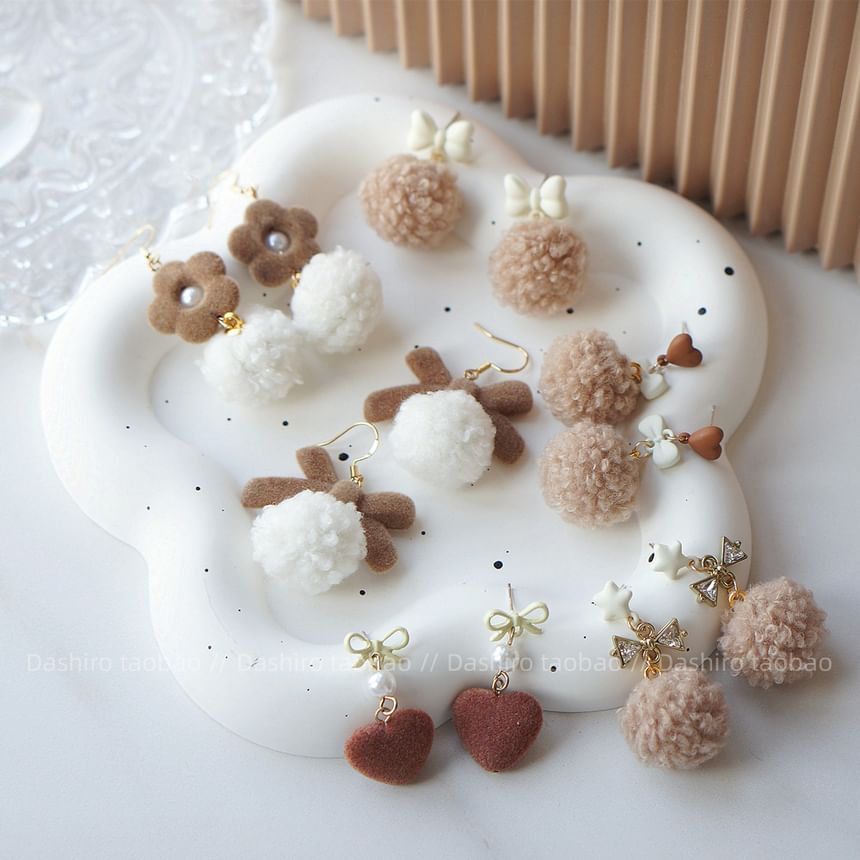 Pom On Clip Drop Heart / Earring