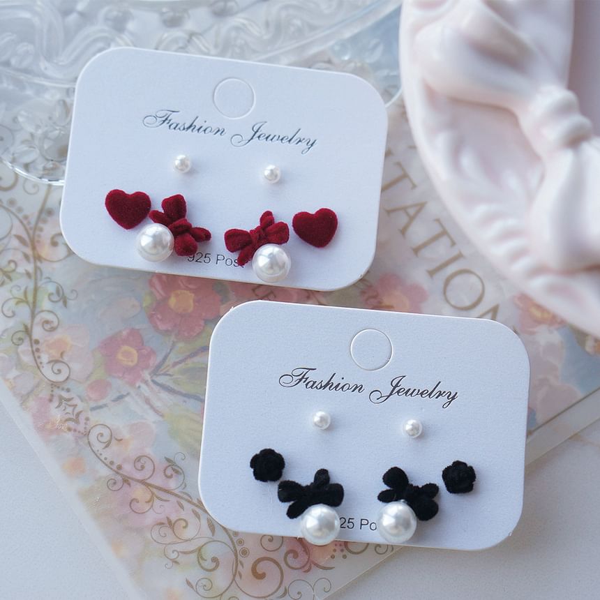 Pearl Stud Earring of Set Pairs: Bow 3 Asymmetrical Faux