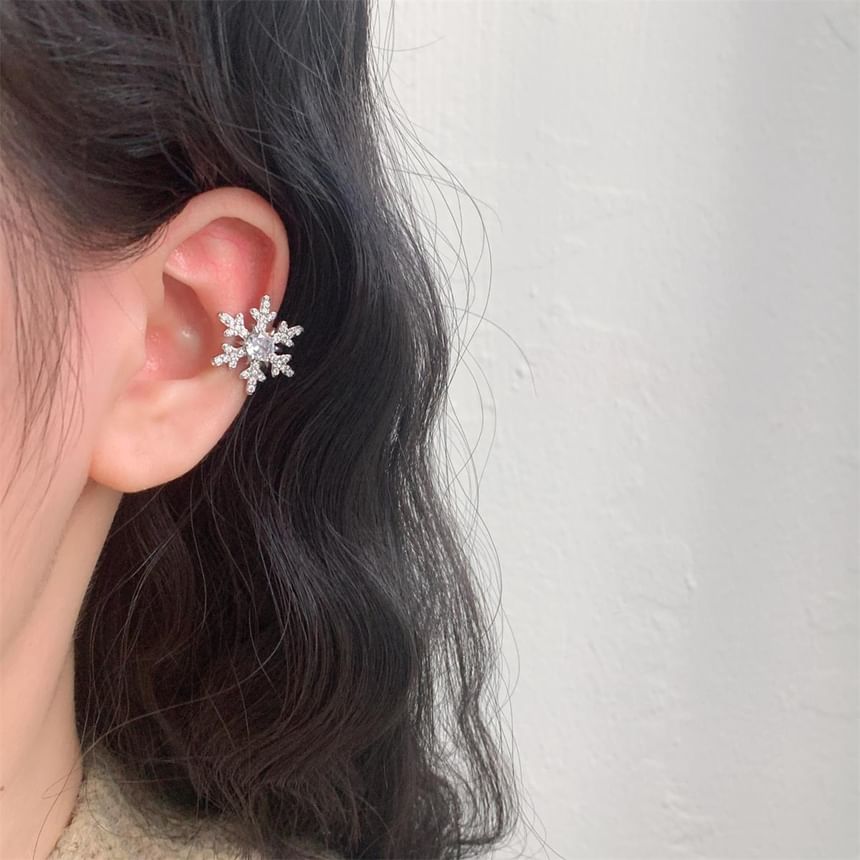Ear Snowflake Rhinestone Cuff