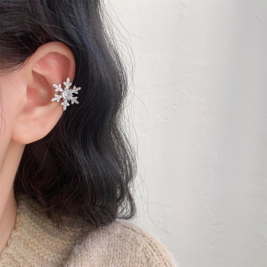 Ear Snowflake Rhinestone Cuff