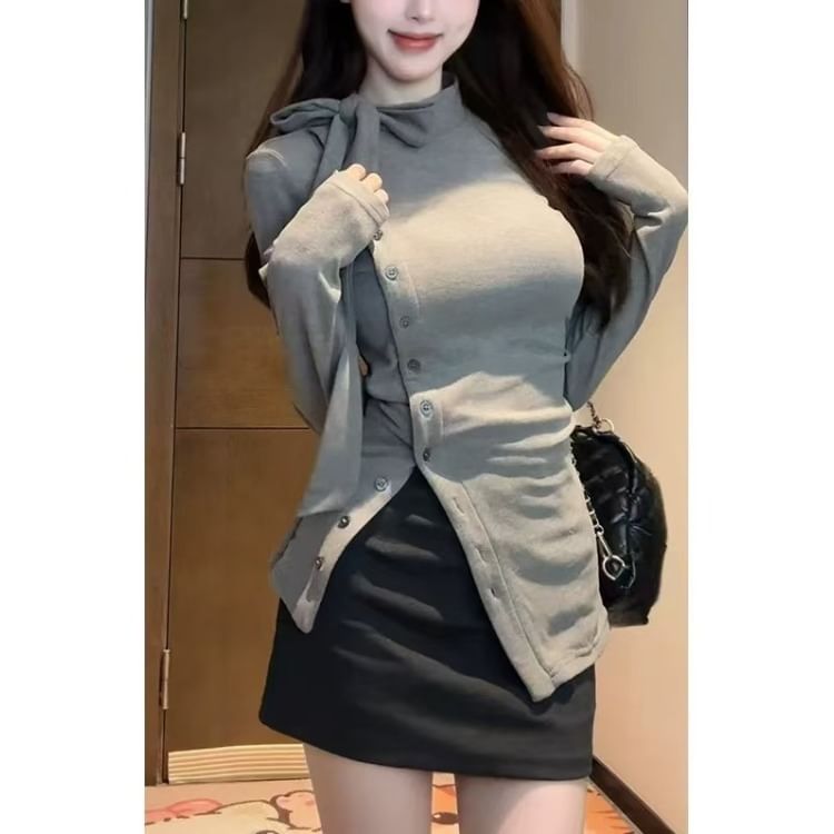 Long-Sleeve Plain Asymmetrical Stand Button-Up T-Shirt Collar