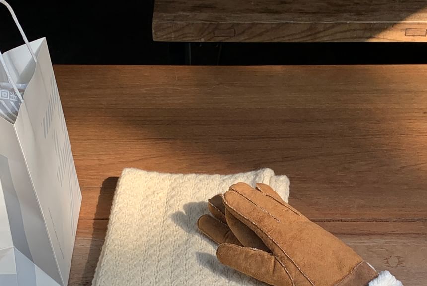 Fluffy Gloves Plain Faux Trim Suede