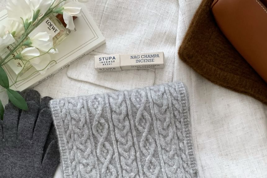 Cable-Knit Scarf Plain