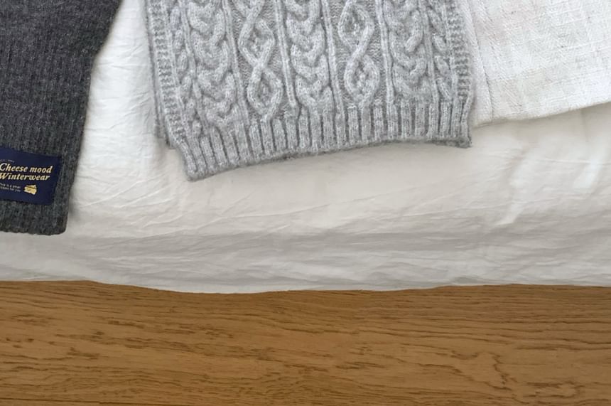 Cable-Knit Scarf Plain