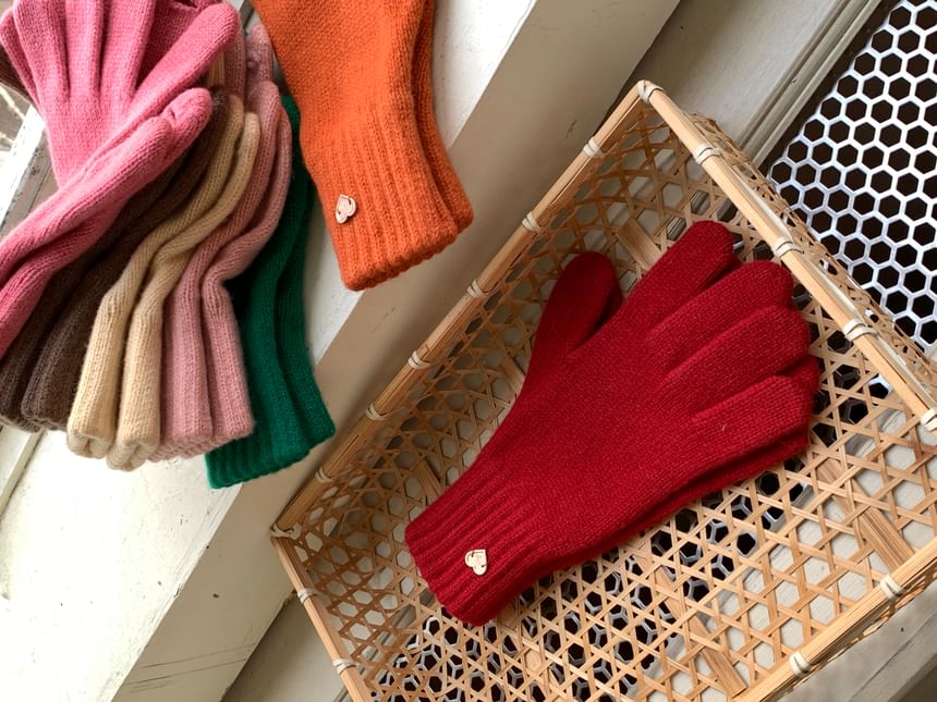 Knit Buttoned Heart Gloves