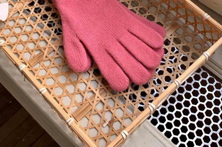 Knit Buttoned Heart Gloves