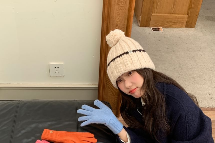 Knit Buttoned Heart Gloves