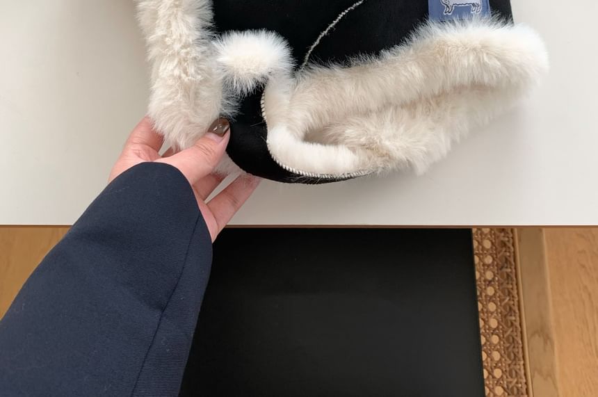 Applique Fluffy Trim Plain Hat Trapper