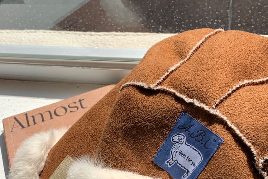 Applique Fluffy Trim Plain Hat Trapper