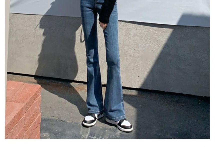 Flared High Jeans Waist