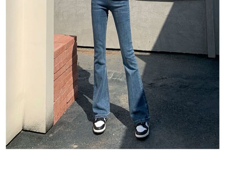 Flared High Jeans Waist