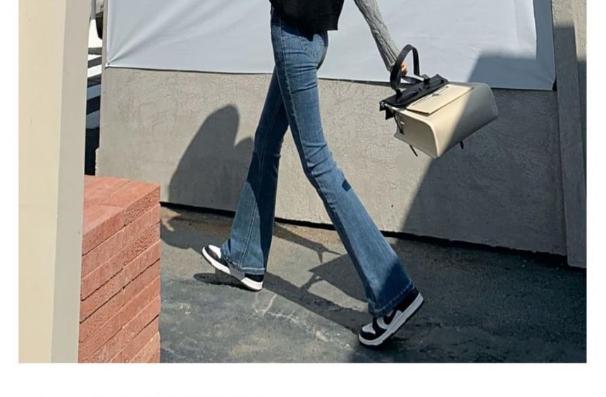 Flared High Jeans Waist