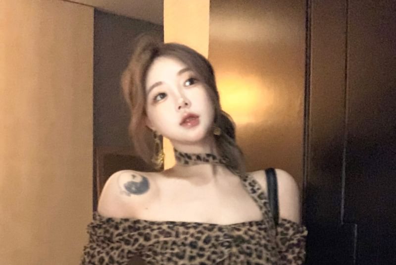 Print Blouse Long-Sleeve Choker-Neck Leopard Asymmetrical Ruffled