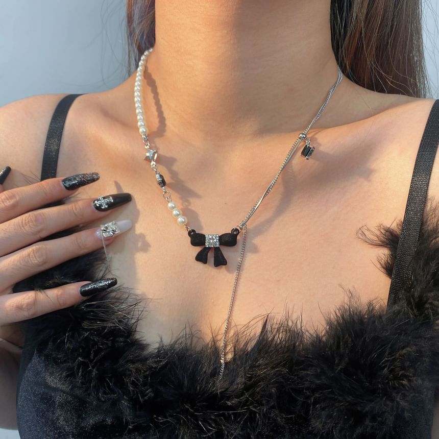 Necklace Pearl Lariat Rhinestone Bow Faux