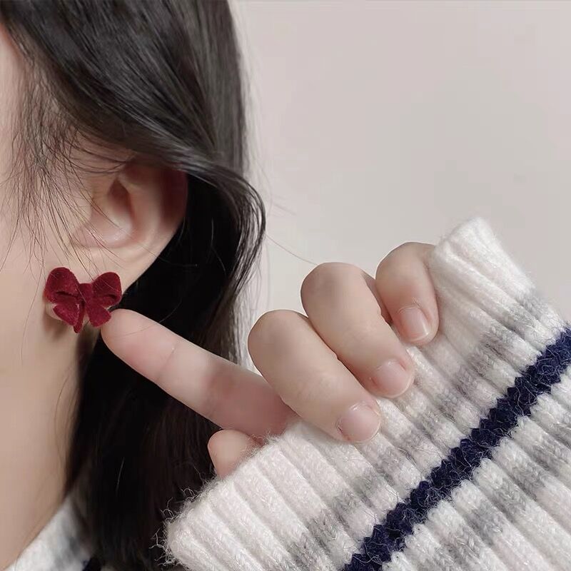 On / Earring Clip Bow Stud