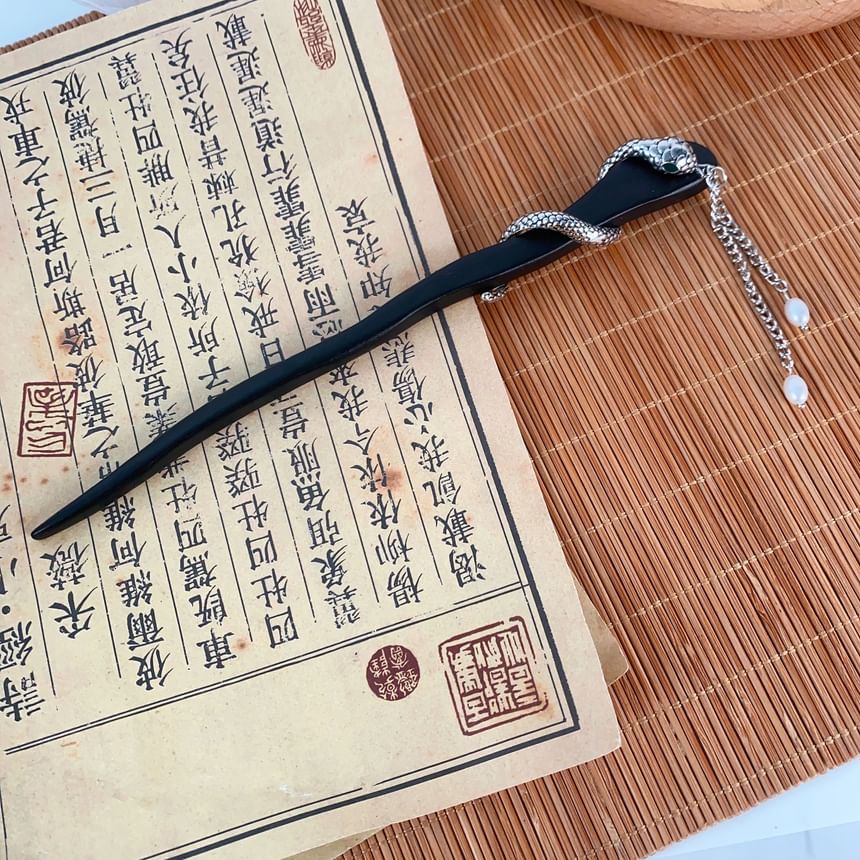 Stick Hair Faux Fringed Pearl Snake