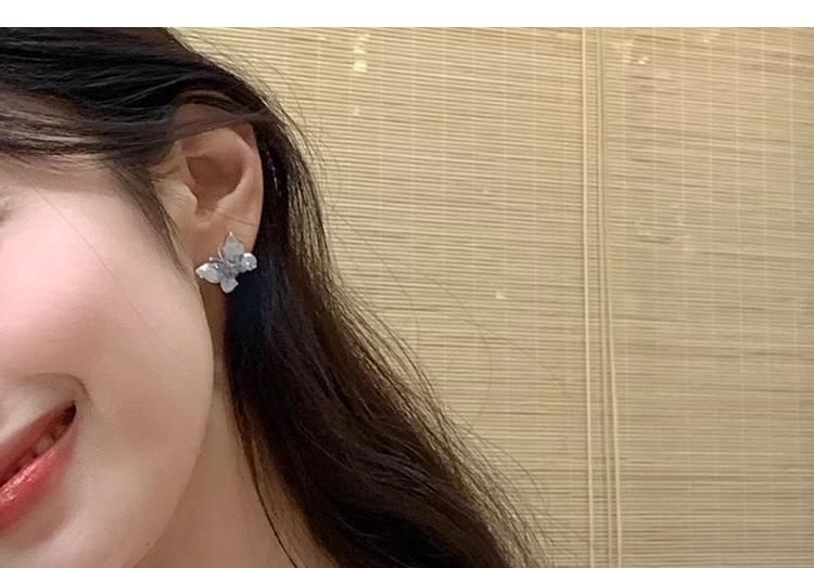 / Rhinestone Stud Butterfly On Earring Clip