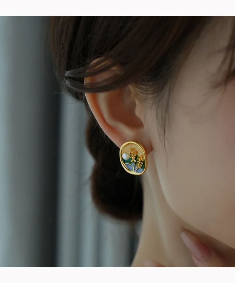 Enamel Pearl Earring / Faux Clip On Stud