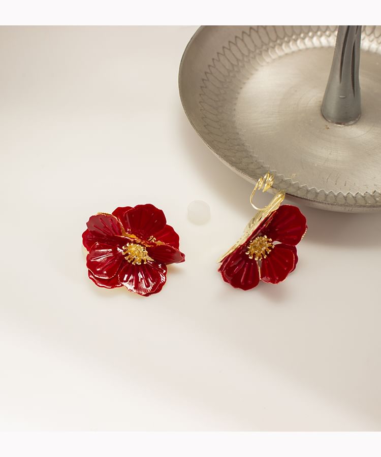 Earring Clip Enamel On Flower / Stud
