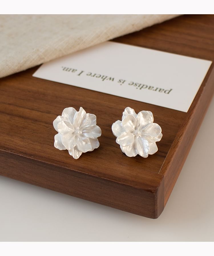 / Stud On Clip Earring Flower