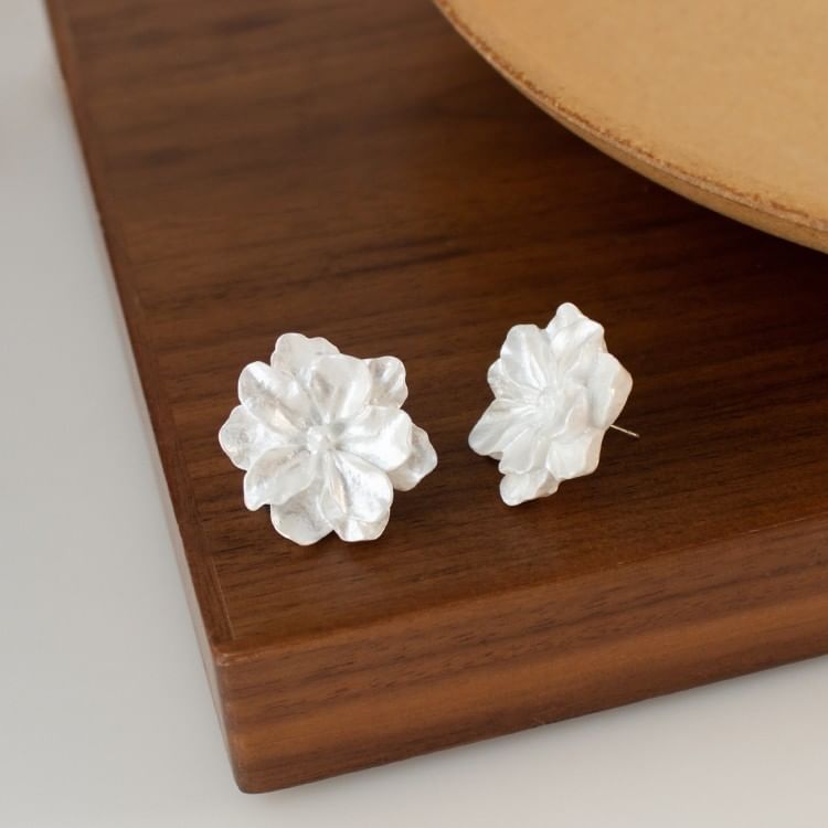 / Stud On Clip Earring Flower