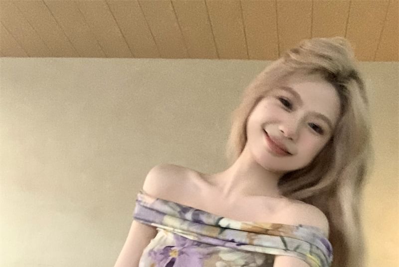 Tee Floral Short-Sleeve Off-Shoulder Ruched Cropped