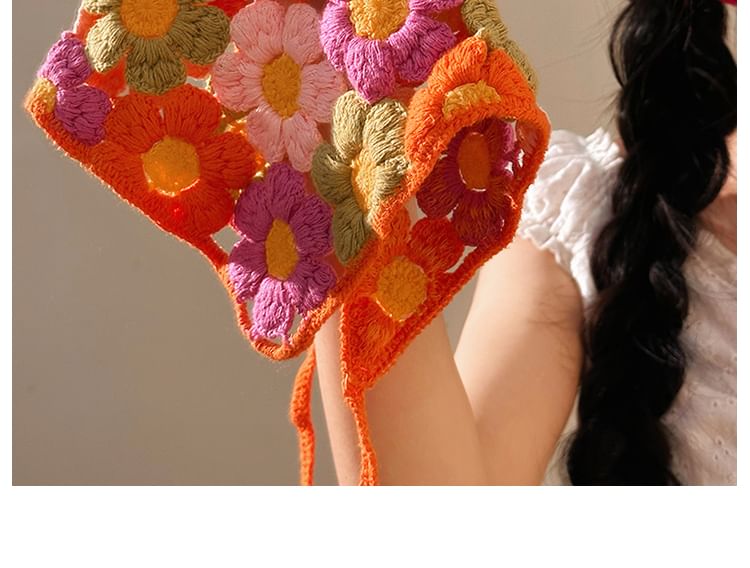 Triangle Head Knit Floral Scarf