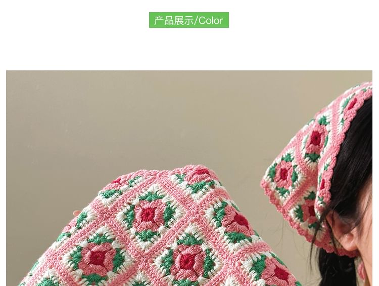 Knit Floral Head Triangle Scarf Plaid