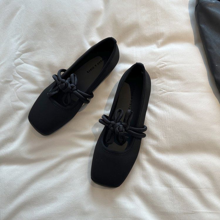 Frog Jane Square Mary Buttoned Plain Toe Flats