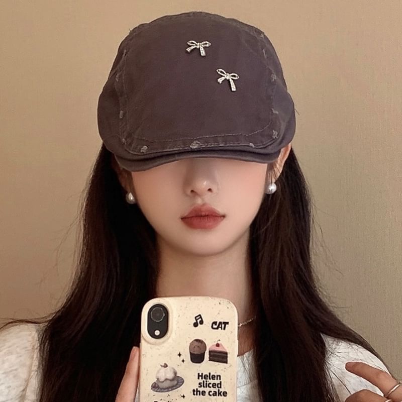 Flat Distressed Bow Cap Plain