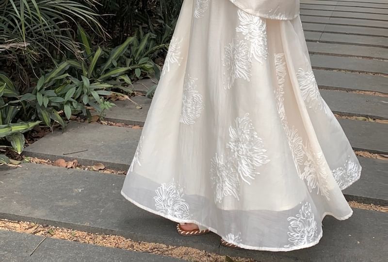 Set High Blouse Skirt Plain Rise Embroidered Top Maxi A-Line Puff-Sleeve Shorts / Flower V-Neck Camisole