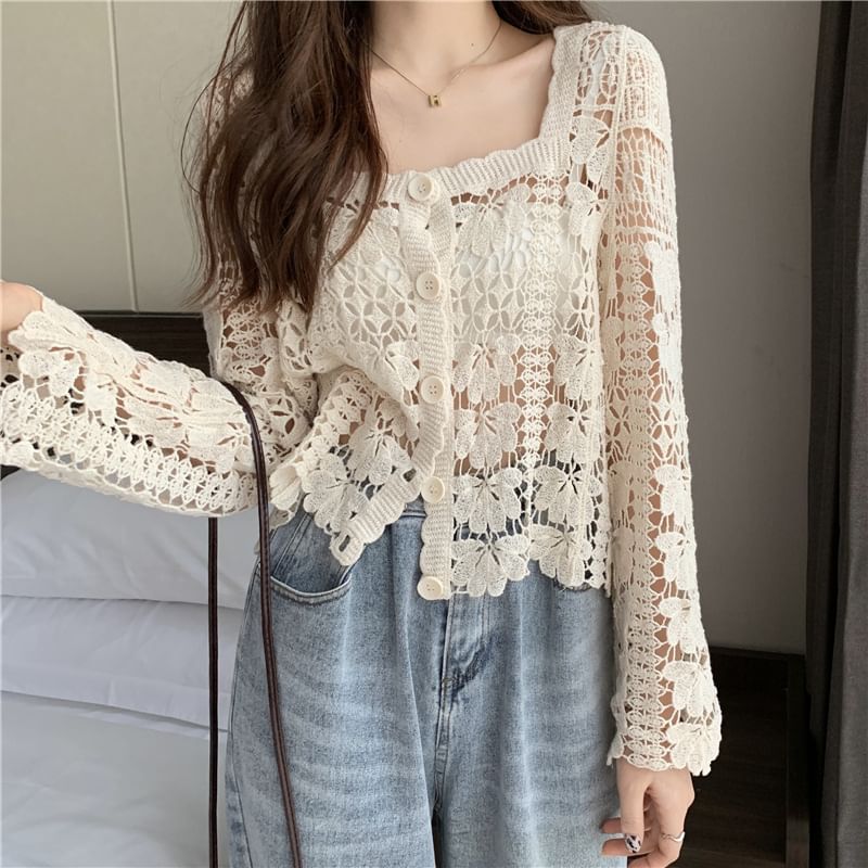 Cropped Crochet Square Floral Cardigan Neck