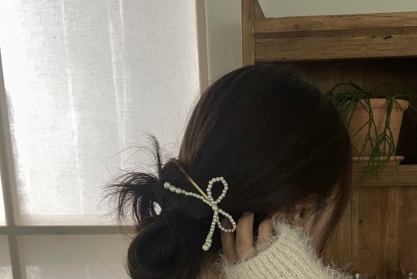 Faux Hair Alloy Pin Pearl