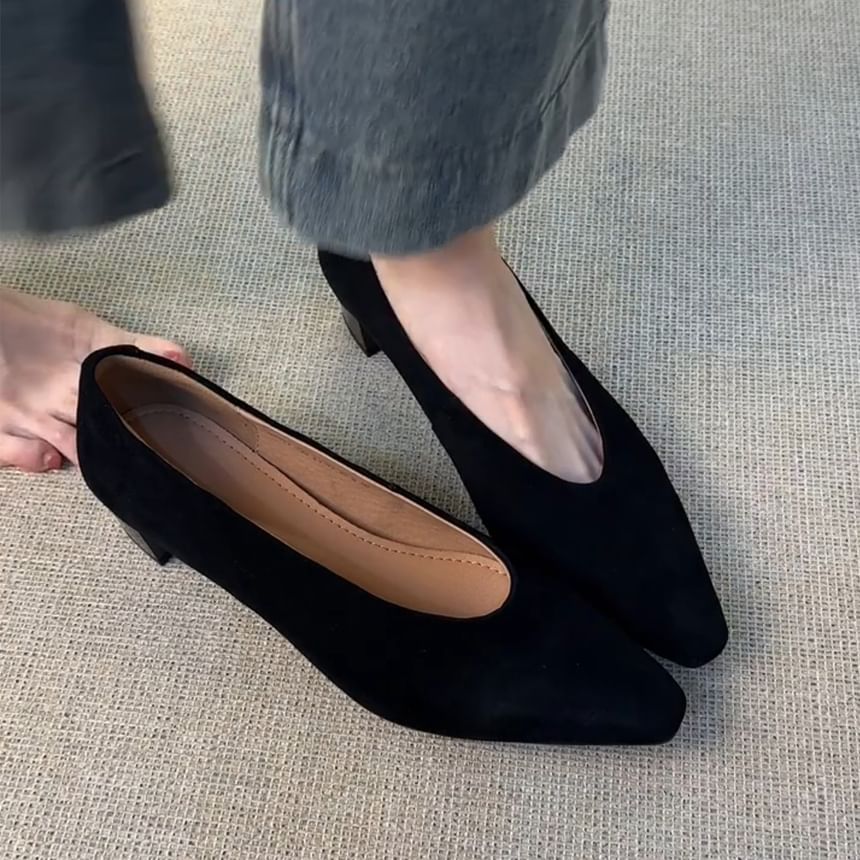 Faux Plain Heel Suede Pumps Chunky