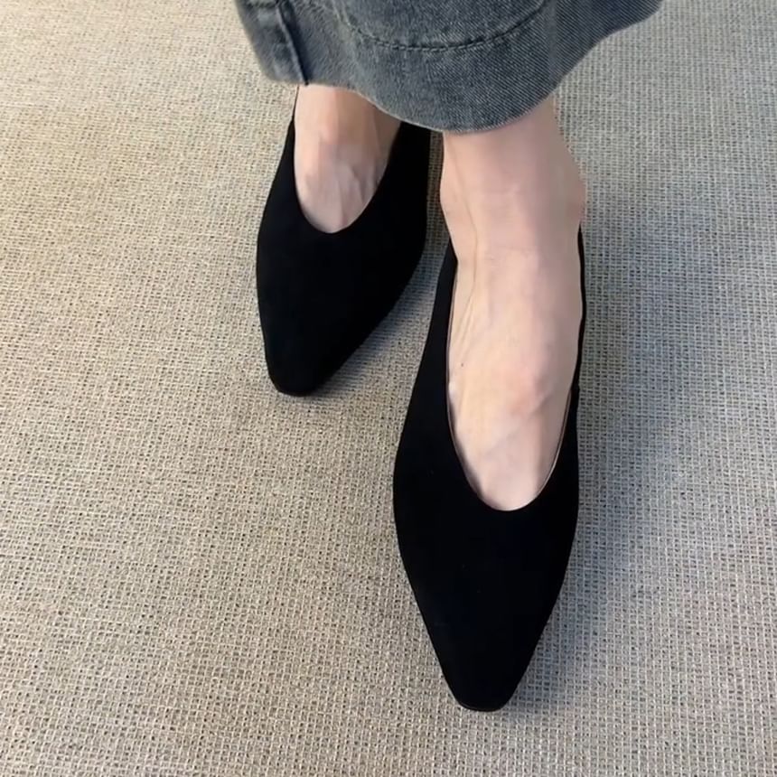 Faux Plain Heel Suede Pumps Chunky