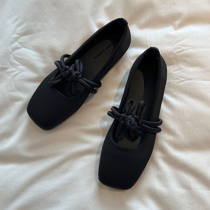 Square Mary Buttoned Frog Toe Jane Plain Flats