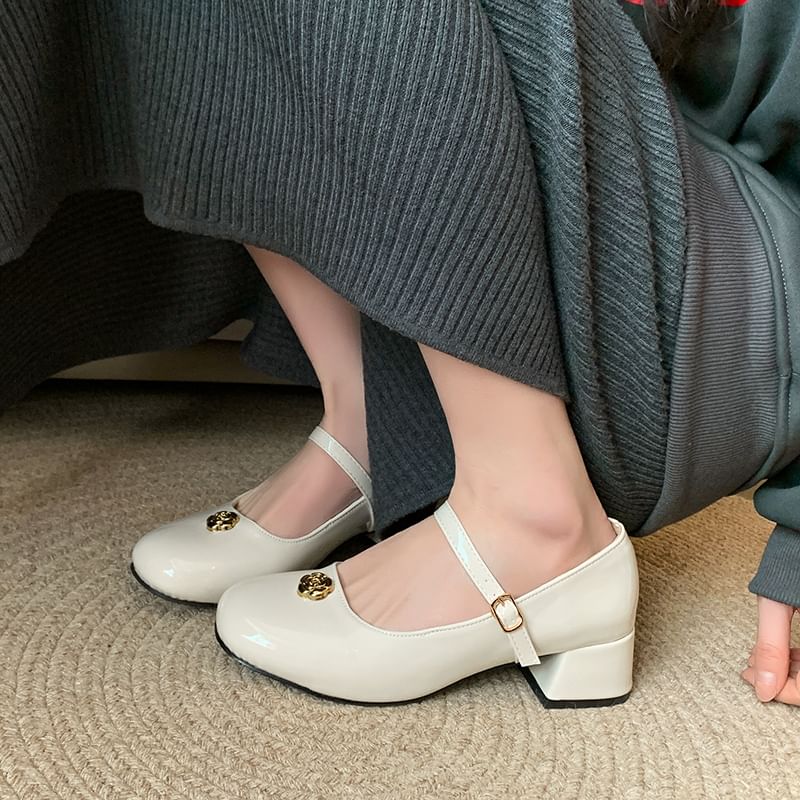 Chunky Flower Heel Patent Mary Accent Jane Leather Pumps