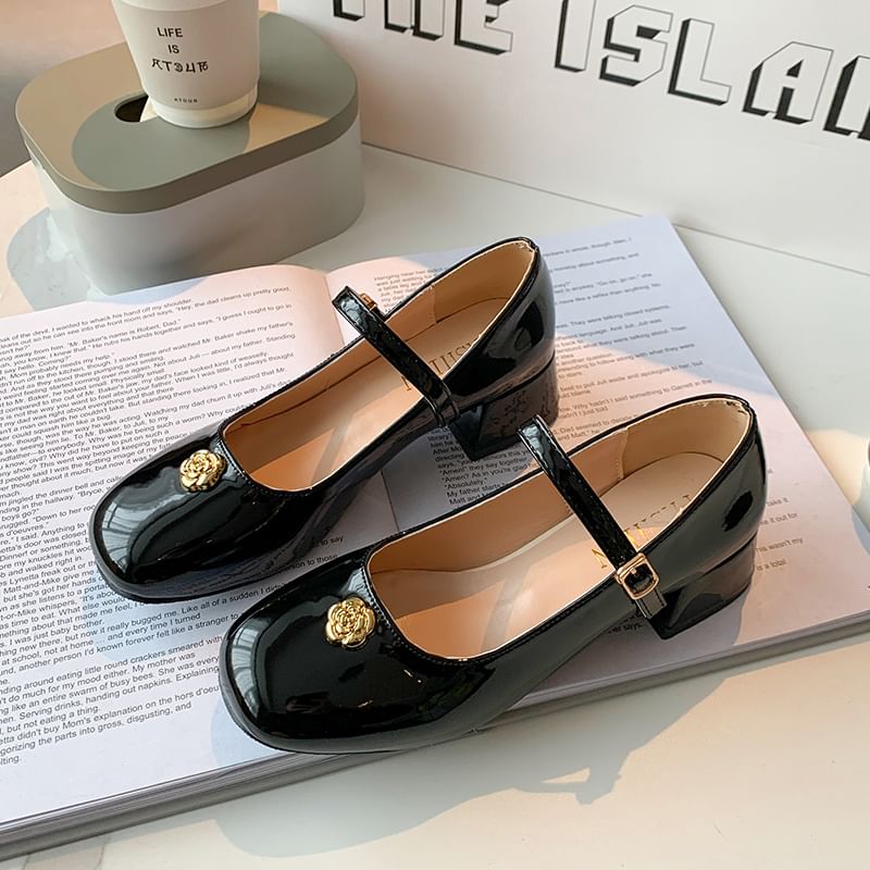 Chunky Flower Heel Patent Mary Accent Jane Leather Pumps