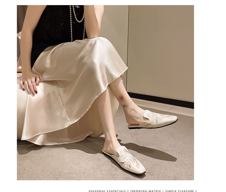 Embroidered Square Toe Mules Flat Floral