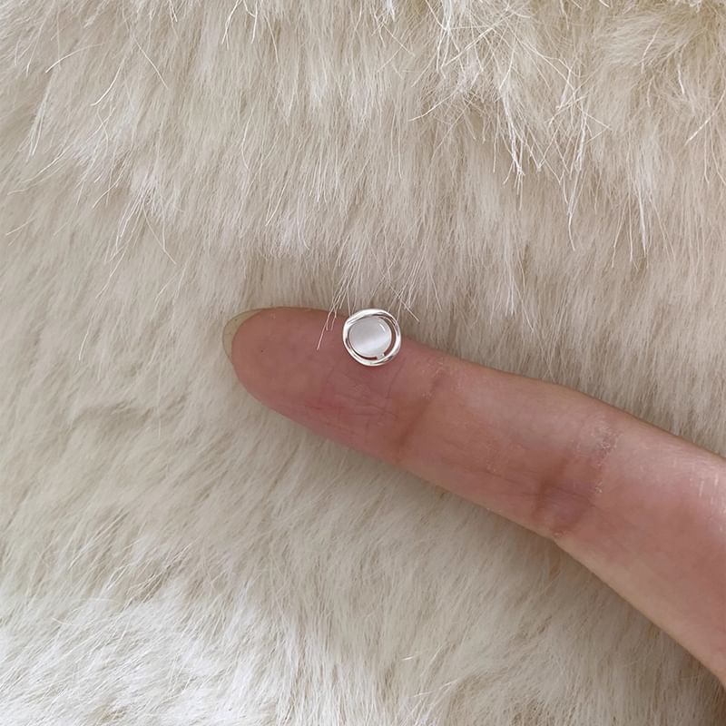 Faux Stud Eye Cat Alloy Stone Earring