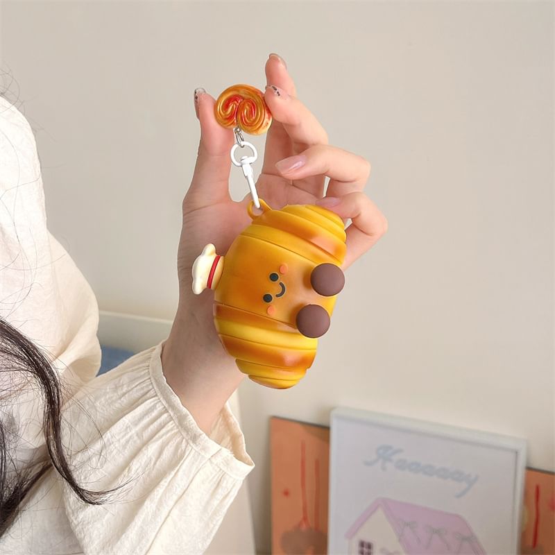 Case Pro Croissant Skin / AirPods Earphone Charm Set