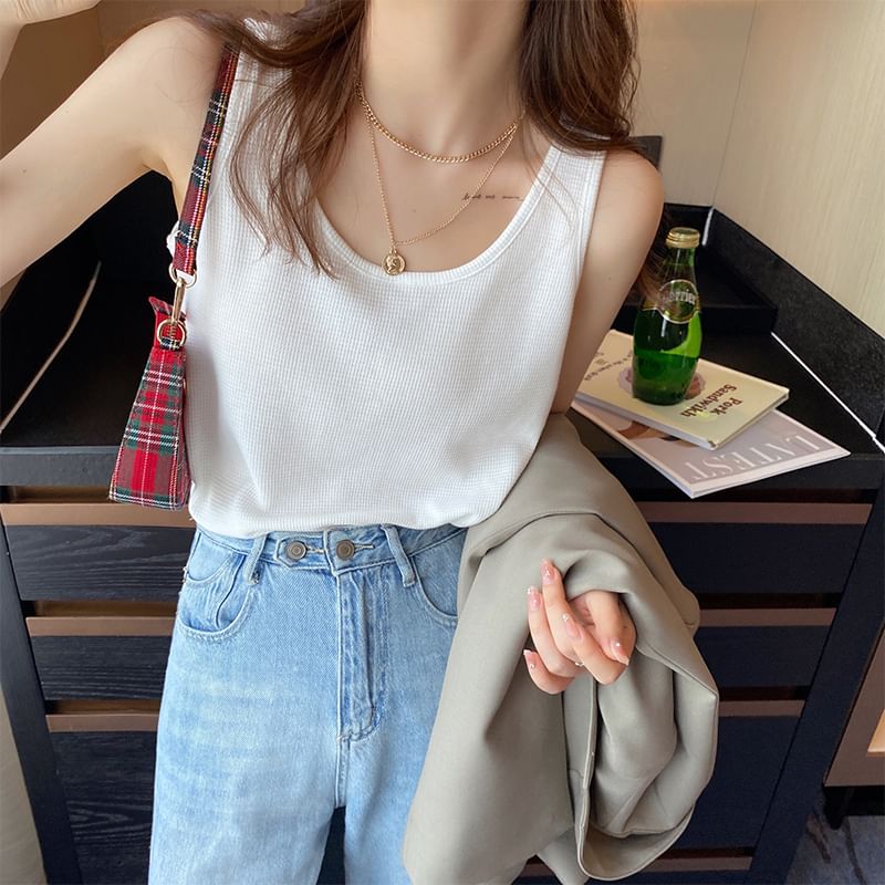 Scoop Tank Plain Neck Top