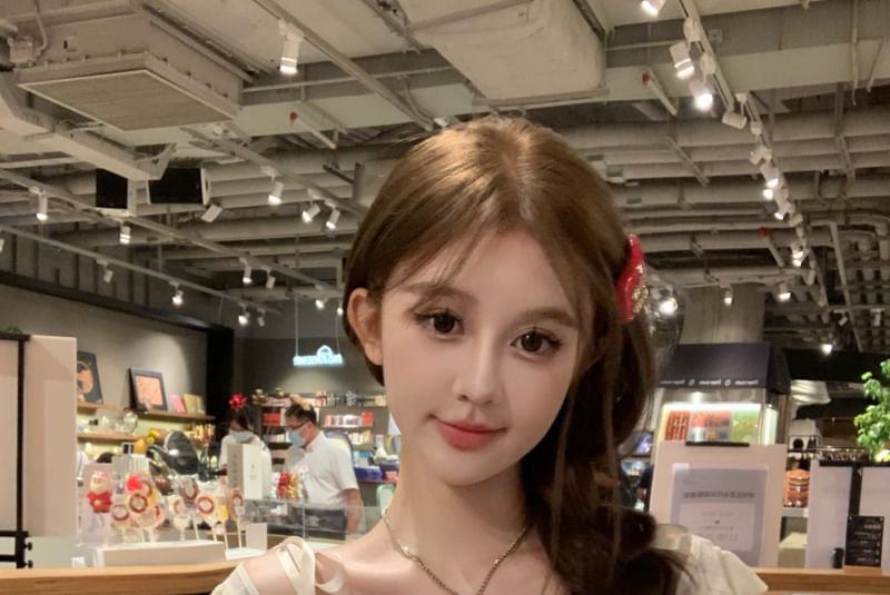 Tee / Cap-Sleeve Plain Cropped Neck Lace Trim Top V-Neck Scoop Cami Ruffle