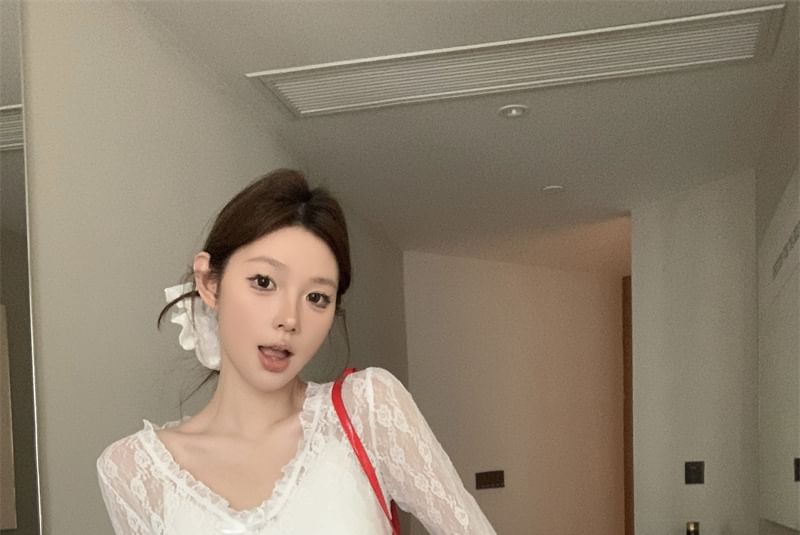 V-Neck Long Sleeve Floral Crop Top Lace See-Through