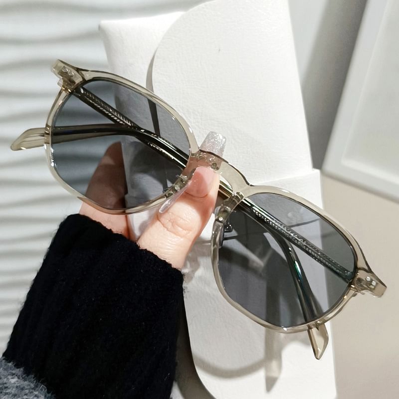 Round Frame Sunglasses