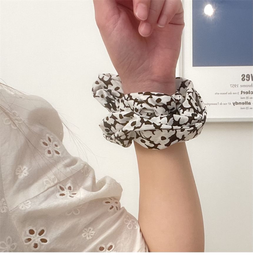 Scrunchie Floral Print