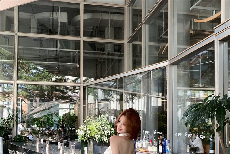 Plain Pants Wide Rise Leg Sleeveless Crop / Top Neck Halter High